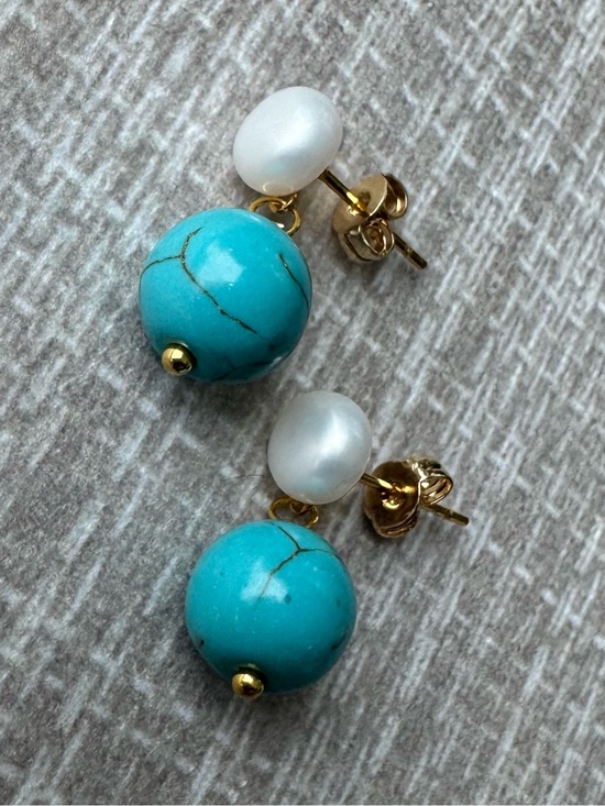 Tuckernuck Jewelry - NWOT Tuckernuck Turquoise and Pearl Earrings